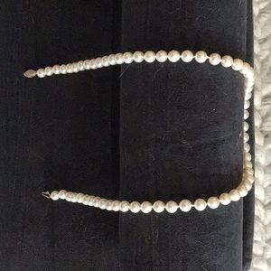 Pearl necklace. Worn once. Like new condition